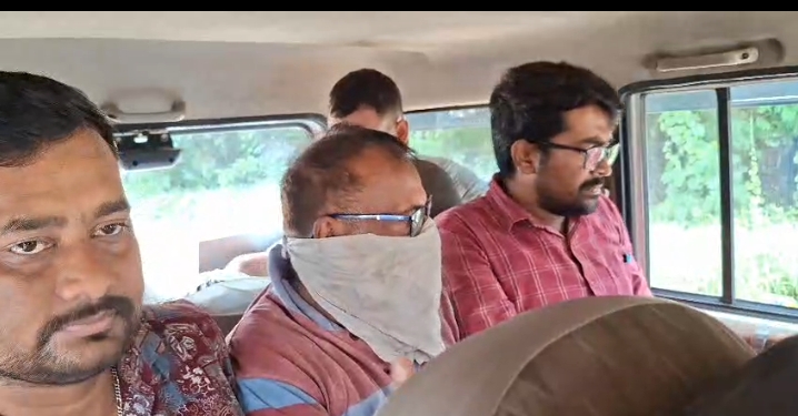 आसनसोल में सरकारी बस से जाली नोटों की 500-500 तस्करी का भंडाफोड़, आम की पेटियों के नीचे छिपाकर लाए जा रहे थे 500-500 रुपये के नकली नोट
