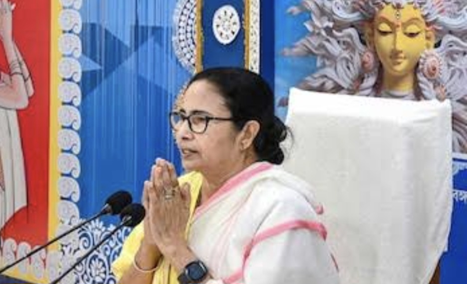 दुर्गापूजा 2025: मुख्यमंत्री ममता बनर्जी का पूजा प कमेटियों को मिला बड़ा तोहफा 1लाख 10 हज़ार अनुदान,दशमी 2 अक्टूबर को, ममता सरकार ने दिए सख्त सुरक्षा आदेश, पूजा कमेटियों को मिला बड़ा तोहफा