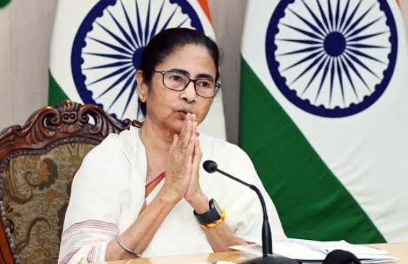 ममता बनर्जी का बड़ा आरोप: "चुनाव आयोग अमित शाह के हाथों की कठपुतली", NRC की तैयारी के नाम पर हो रही कार्रवाई