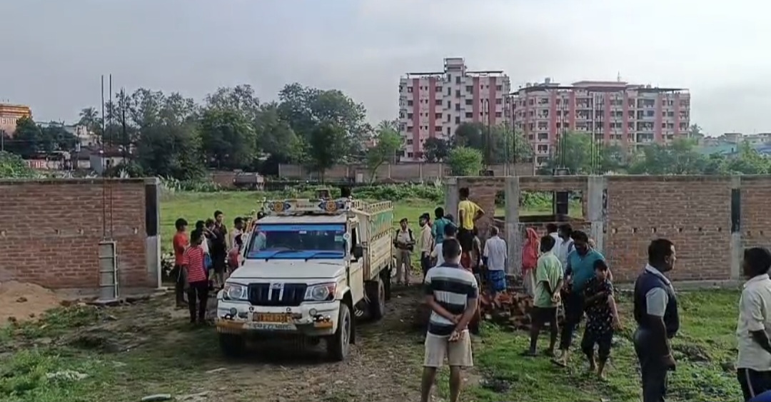 आसनसोल: वार्ड 31 में युवक का शव फंदे से लटका मिला, इलाके में मची सनसनी