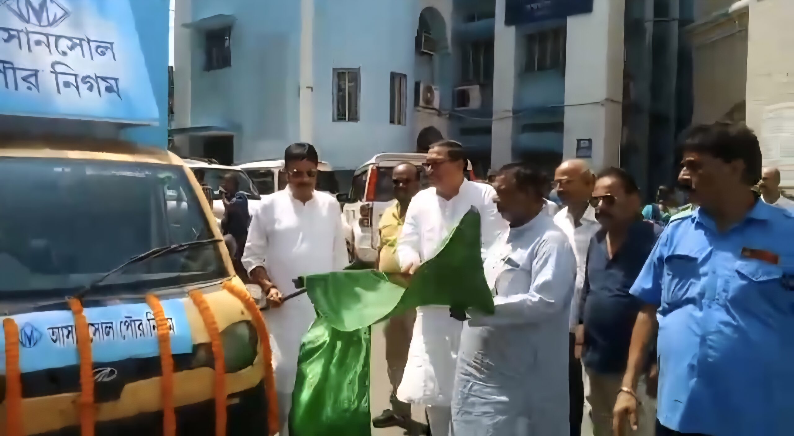 दुर्गा पूजा 2025: आसनसोल नगर निगम ने निकाली प्रचार रथों की श्रृंखला, गूंजेंगे दुर्गा गीत,जनता को दी जाएगी स्वच्छता और सेवाओं की जानकारी