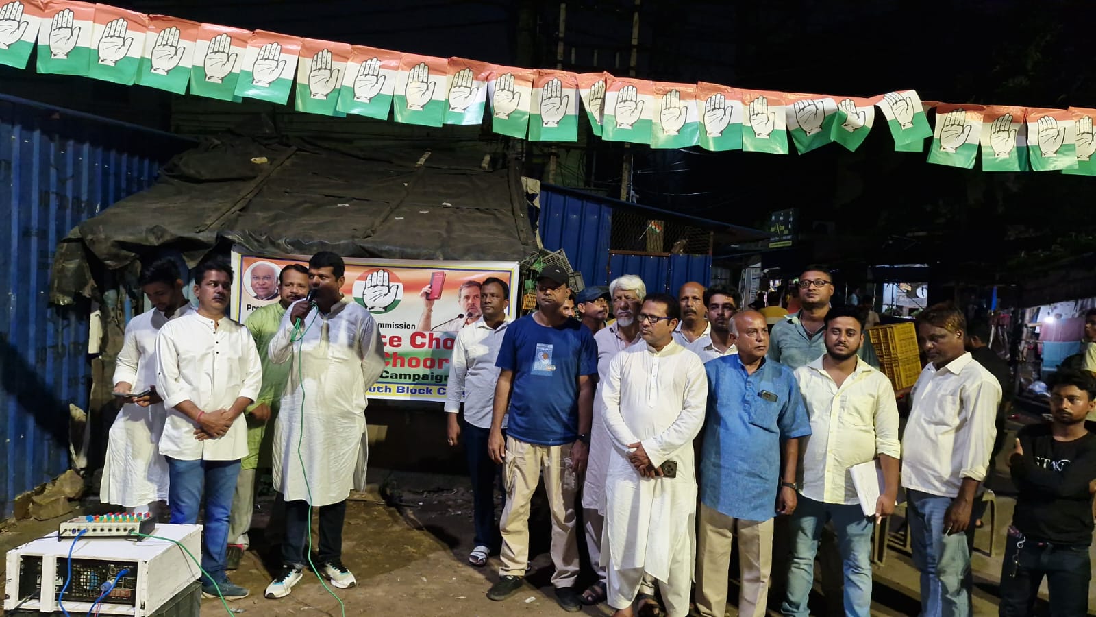 आसनसोल में कांग्रेस का सही संग्रह अभियान, मोदी सरकार कर रहे वोट चोरी : शाह आलम,कांग्रेस नेता