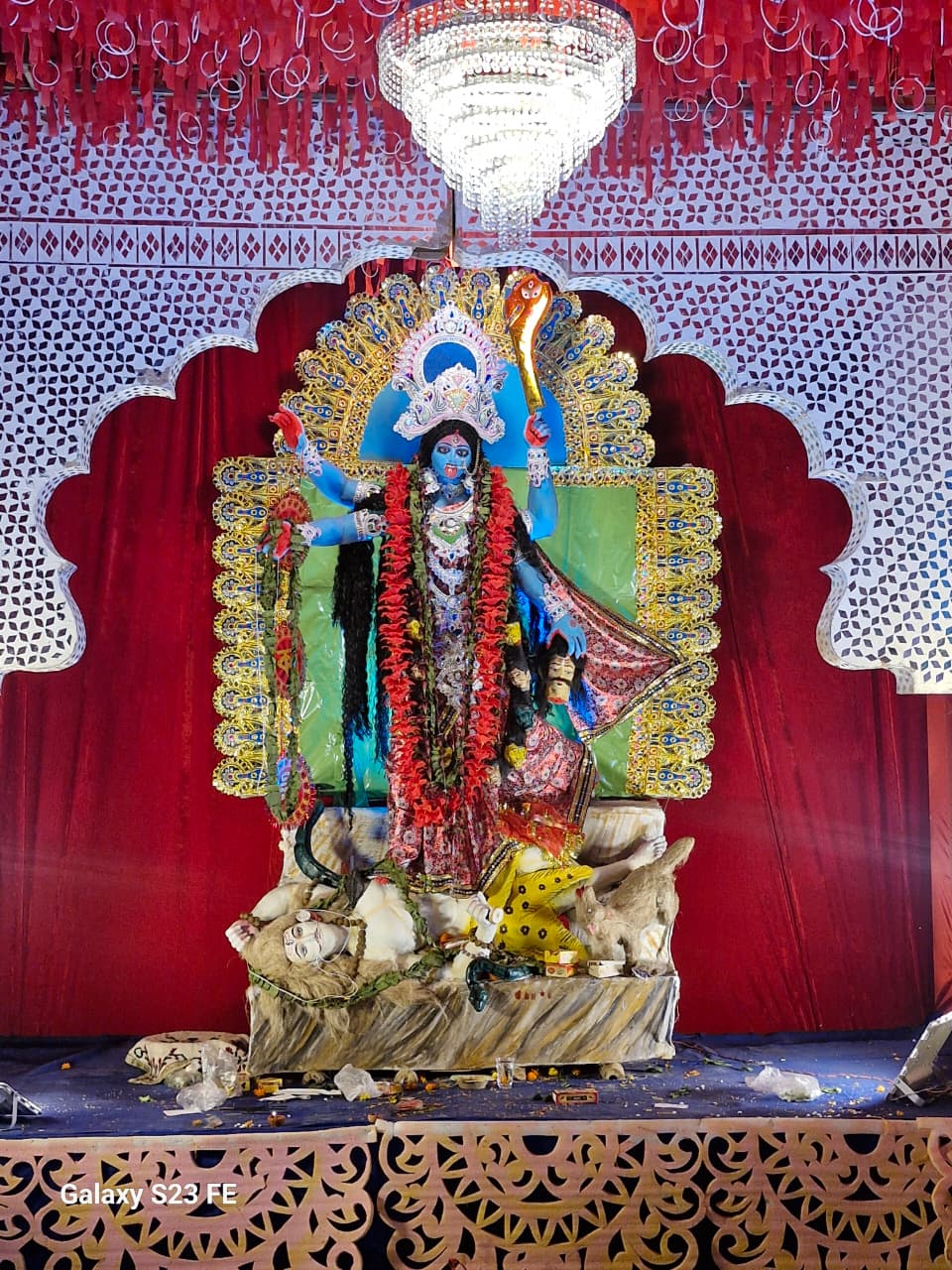 सरदा संघ बसंती मठ, रामबांध, बर्नपुर में धूमधाम से मनाई गई काली पूजा — 1984 से समाजसेवा की अग्रणी संस्था