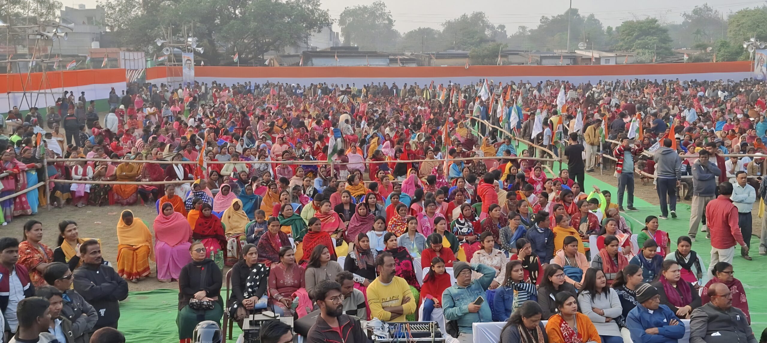Politcal News आसनसोल दक्षिण में तृणमूल की प्रतिवादी रैली, भाजपा और सुवेंदु अधिकारी पर तीखे हमले, नरेन चक्रवर्ती ने बीजेपी विधायक को सूर्पणखा तो विधायक ने कहा TMC का यही कल्चर।