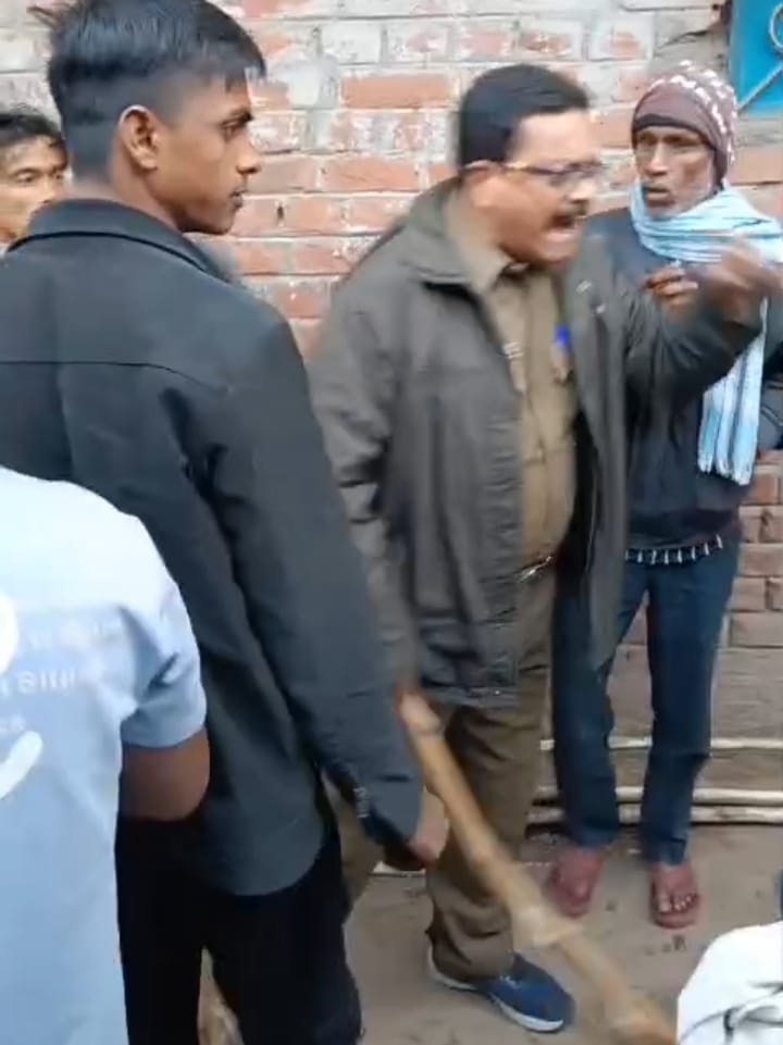 Asansol News जुए का विरोध करने पर युवक पर तलवार और पत्थर से हमला, चार घायल रण क्षेत्र बना आसनसोल