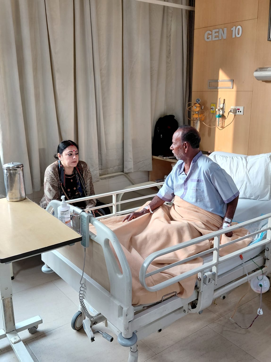 भाजपा के वरिष्ठ नेता सभापति सिंह अस्वस्थ, कोलकाता के निजी अस्पताल में भर्ती विधायक अग्निमित्रा पाल पहुंची हाल जानने।