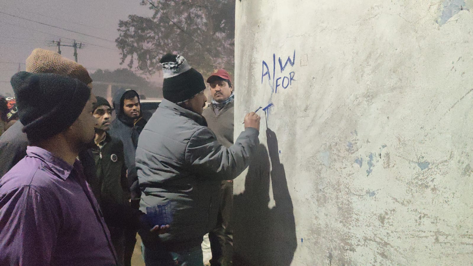 Asansol में 2026 के चुनाव और प्रार्थी घोषणा से पहले आसनसोल मे तृणमूल का दीवाल बुकिंग शुरू विरोधियों के लिये एक भी दीवाल नही छोड़ने की घोषणा।