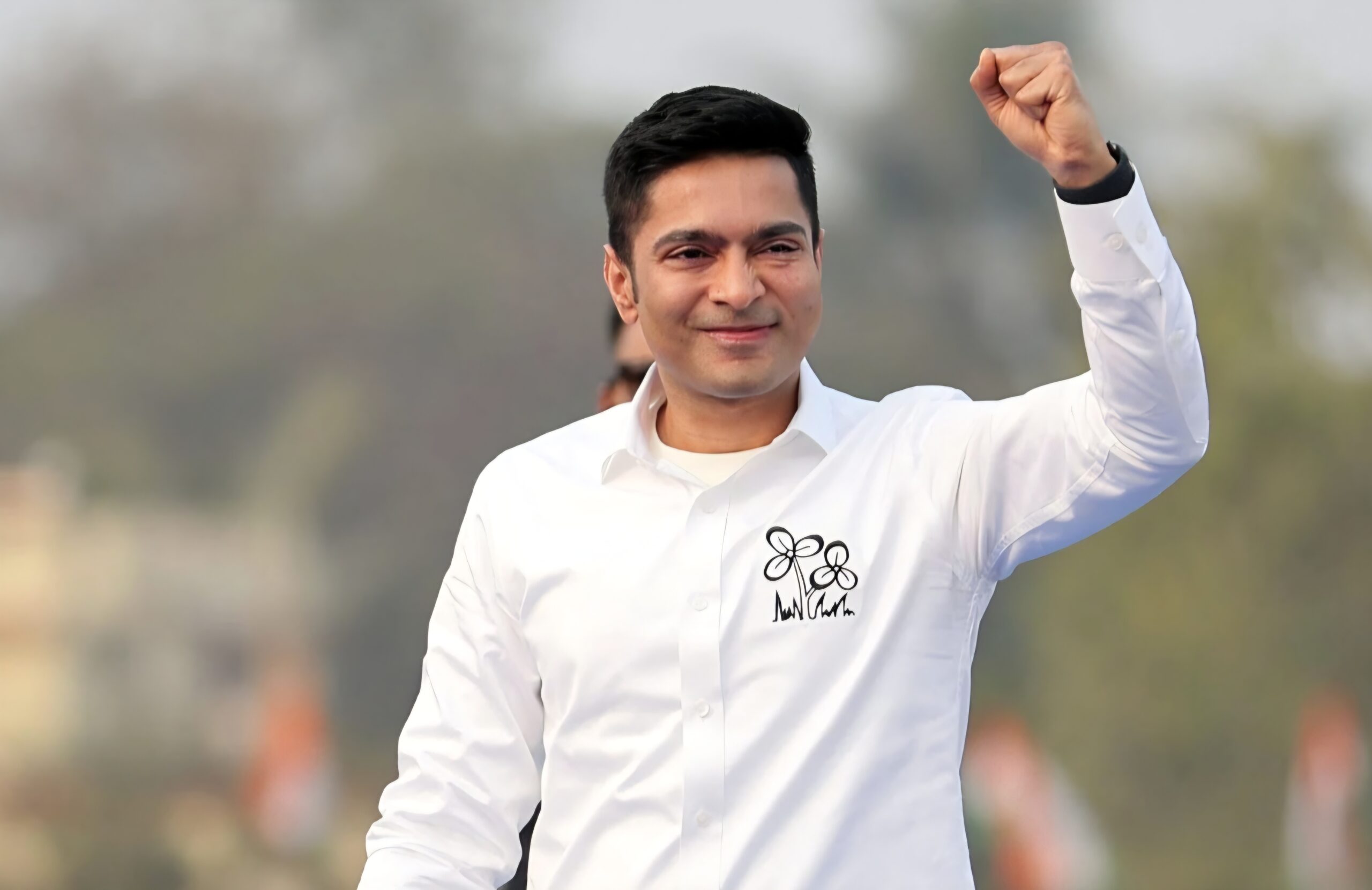 West Bengal SIR अभिषेक की रैंप पर आए 3 (तीन) ‘मृत’ वोटर, आयोग ने जिलाशासक से रिपोर्ट तलब की — गलती सुधारने का भी आश्वासन