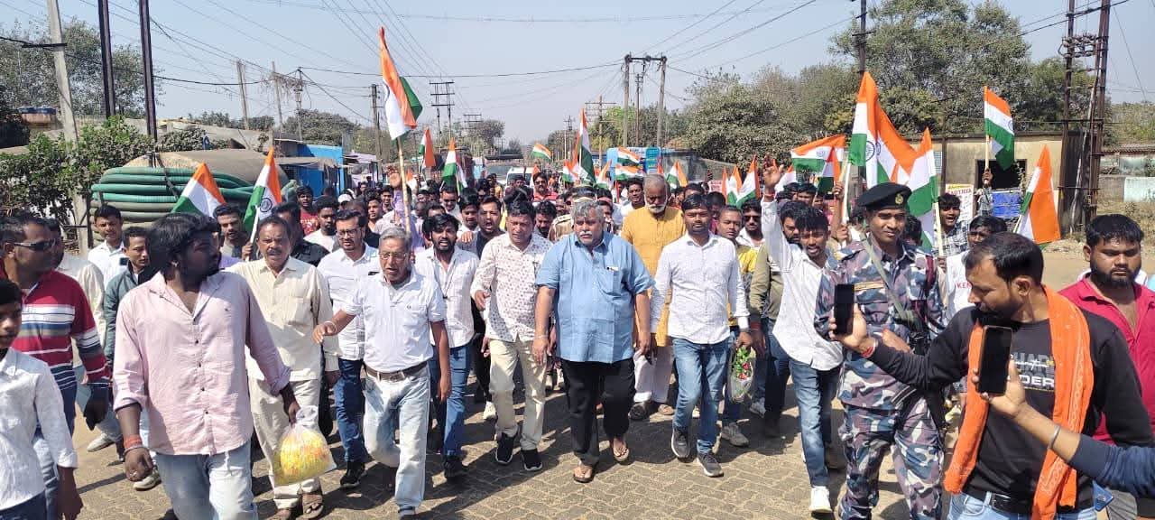पांडेश्वर में शहीद स्मारक पर ताला, पूर्व विधायक जितेंद्र तिवारी ने विधायक नरेंद्र नाथ चक्रवर्ती पर साधा निशाना