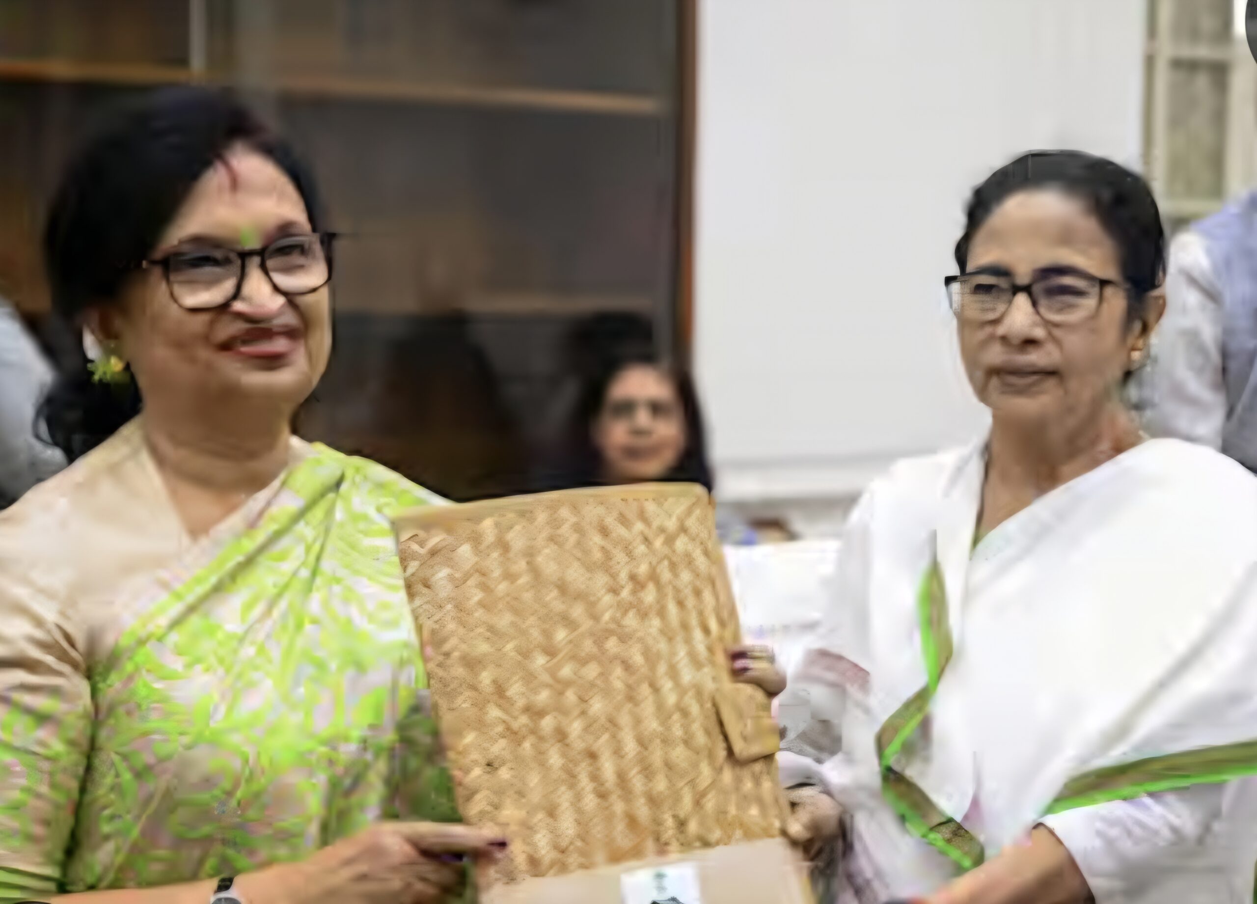 West Bengal Interim Budget 2026: डीए 4% बढ़ा, आशा-आंगनवाड़ी कर्मियों को 1000 रुपये अतिरिक्त, कई बड़ी घोषणाएं
