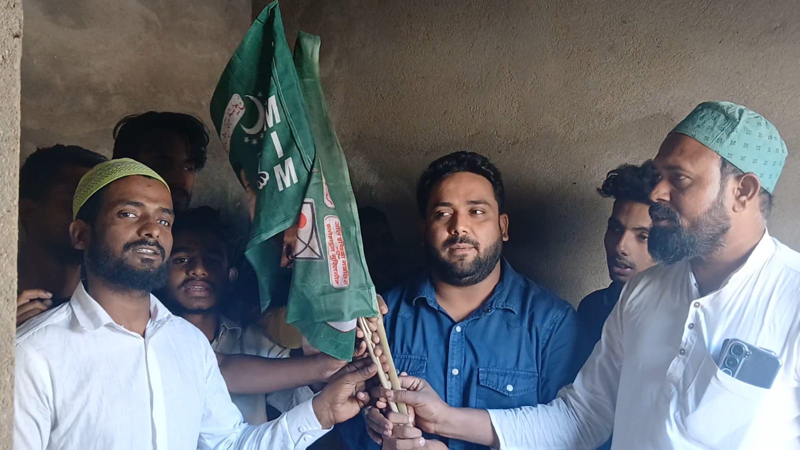आसनसोल उत्तर विधानसभा क्षेत्र में तृणमूल को बड़ा झटका, मोहम्मद इरफान राइन समर्थकों संग AIMIM में शामिल