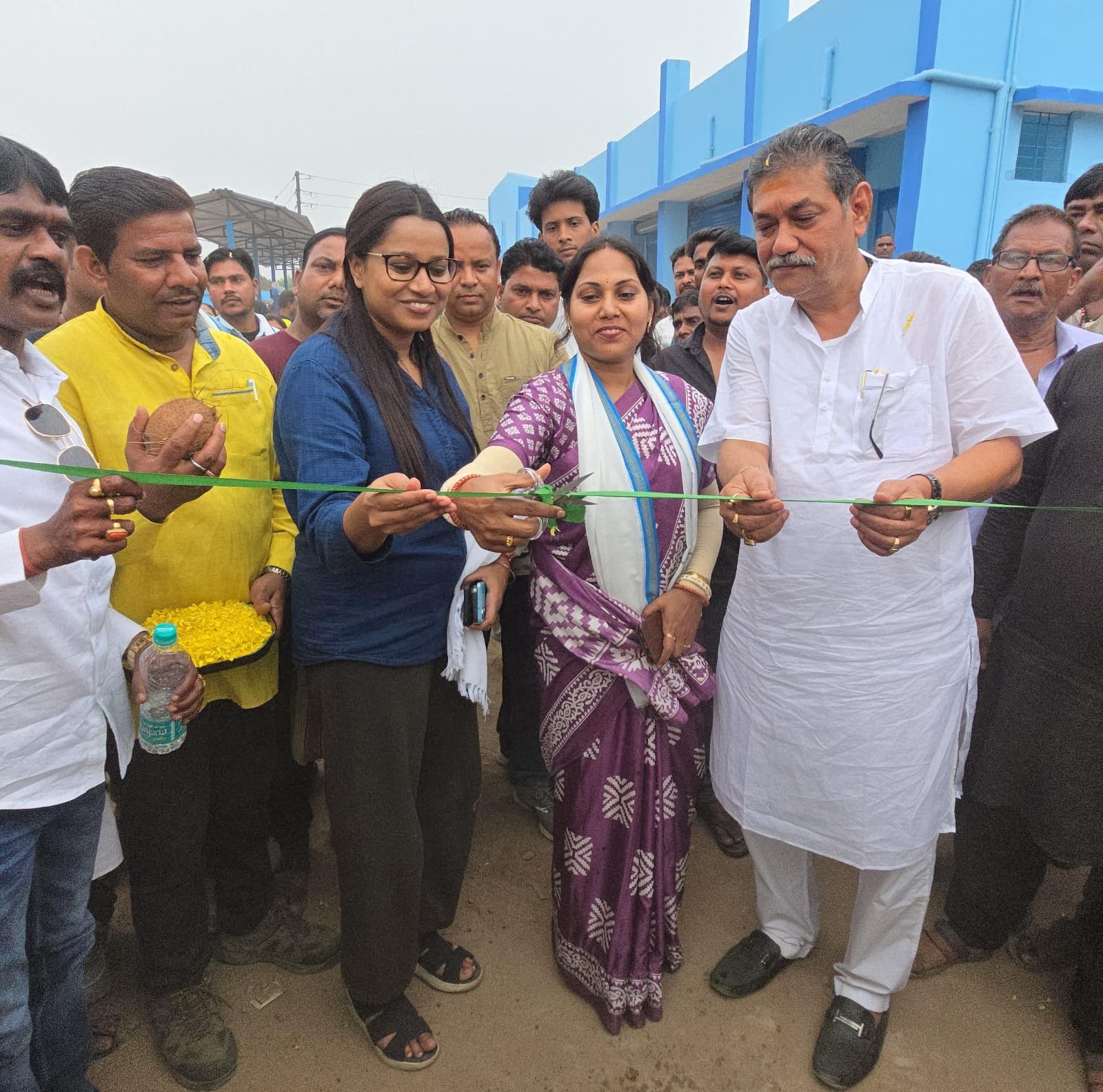 मॉडल पांडवेश्वर के ताज में एक और उपलब्धि, विधायक के हाथों अत्याधुनिक बस स्टैंड का उद्घाटन