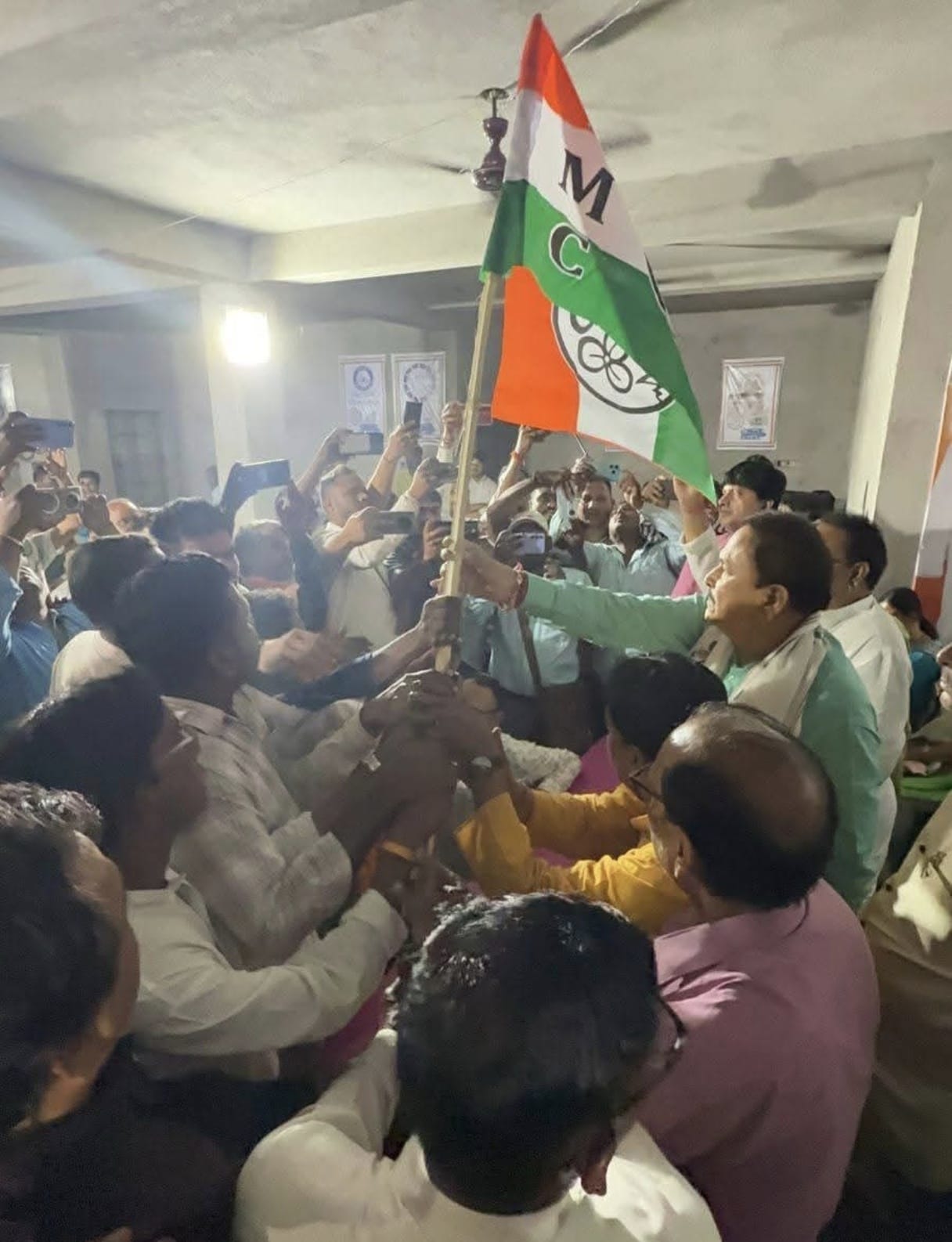 पश्चिम बंगाल विधानसभा चुनाव 2026: जमुरिया में बदली सियासी तस्वीर, 50 लोग आए विभिन्न दलों से तृणमूल का बढ़ता प्रभाव : हरे राम सिंह।