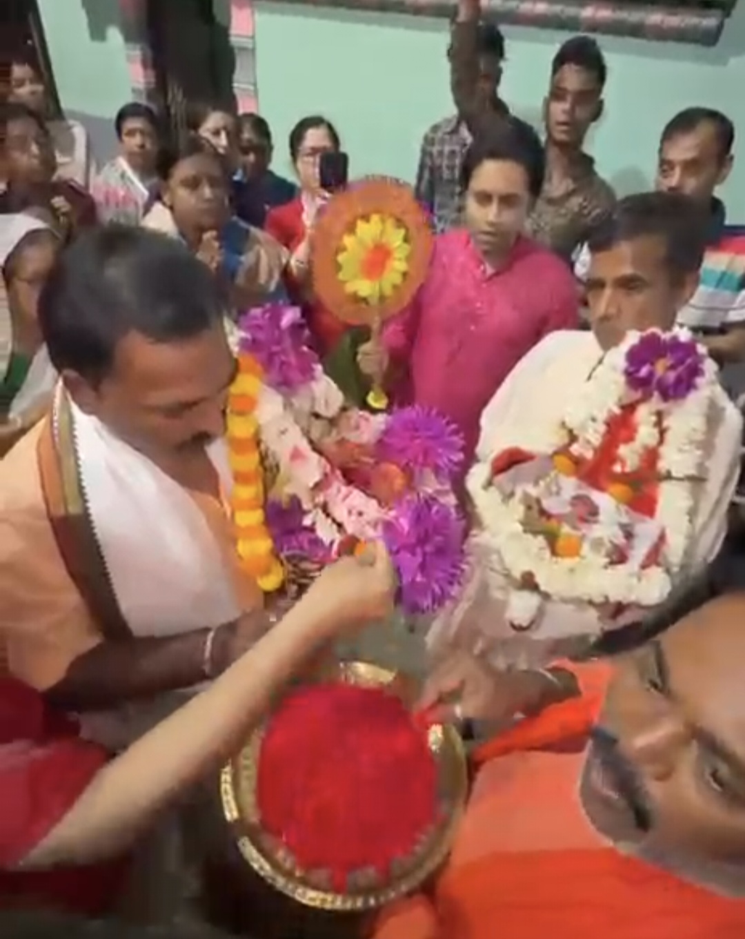 वासुदेव के साथ होली के पांच दिन बाद मनाई जाती है अनोखी होली फिर रंगों का उत्सव – कुल्टी के गांव में मनाया गया पंचम दोल