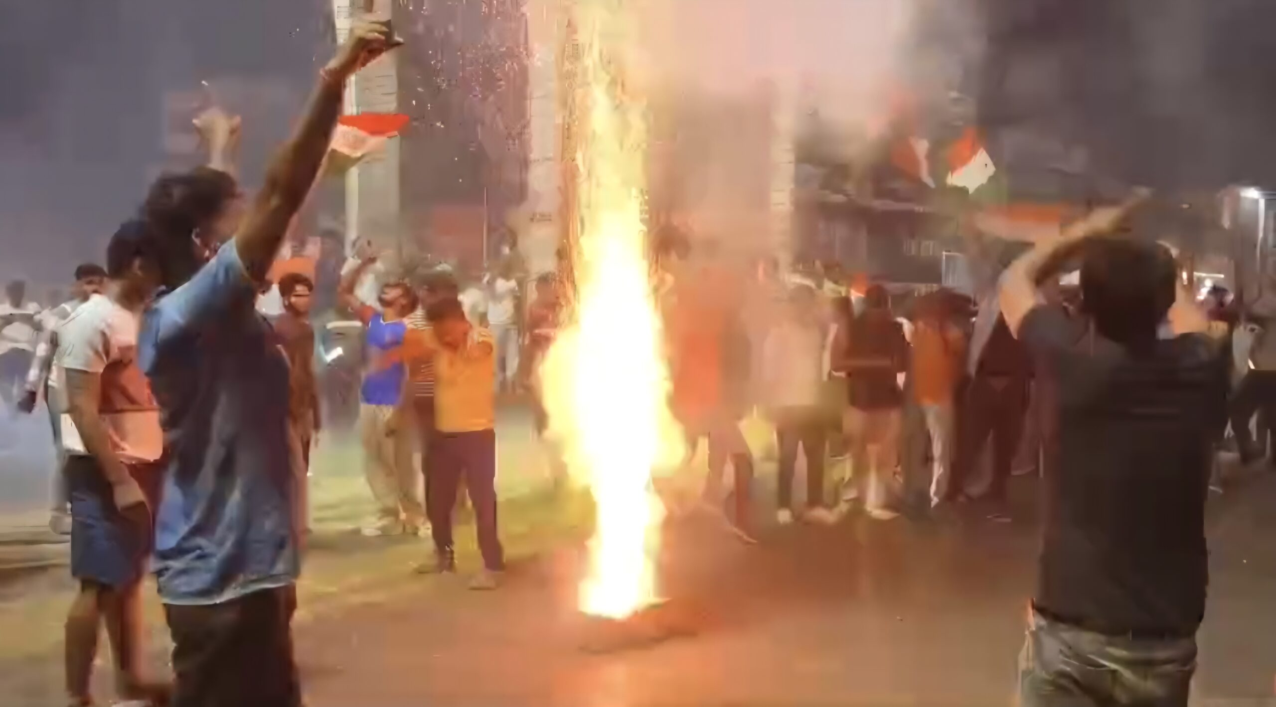 आसनसोल में भारत की T20 वर्ल्ड कप जीत का जश्न, भगत सिंह मोड़ पर उमड़ी क्रिकेट प्रेमियों की भीड़