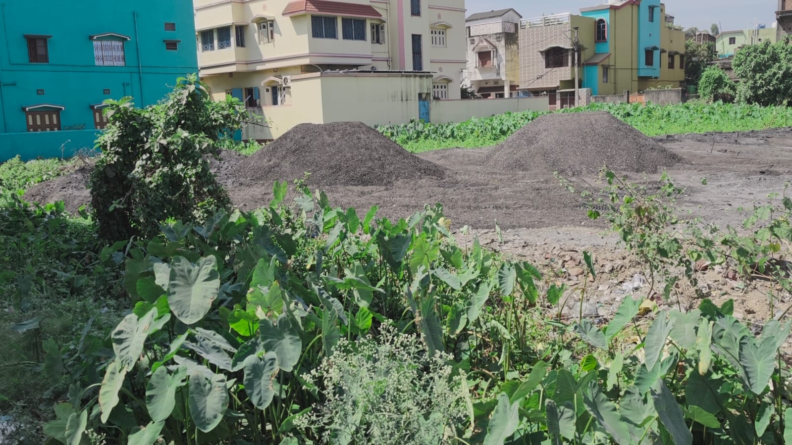 आसनसोल उत्तर थाना के बगल में तालाब भरने का आरोप कई सवाल पूर्व पार्षद पर आरोप विधायक का एक्शन।
